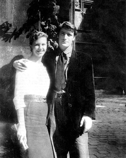 Sylvia Plath et Ted Hughes lors de leur lune de miel à Paris.