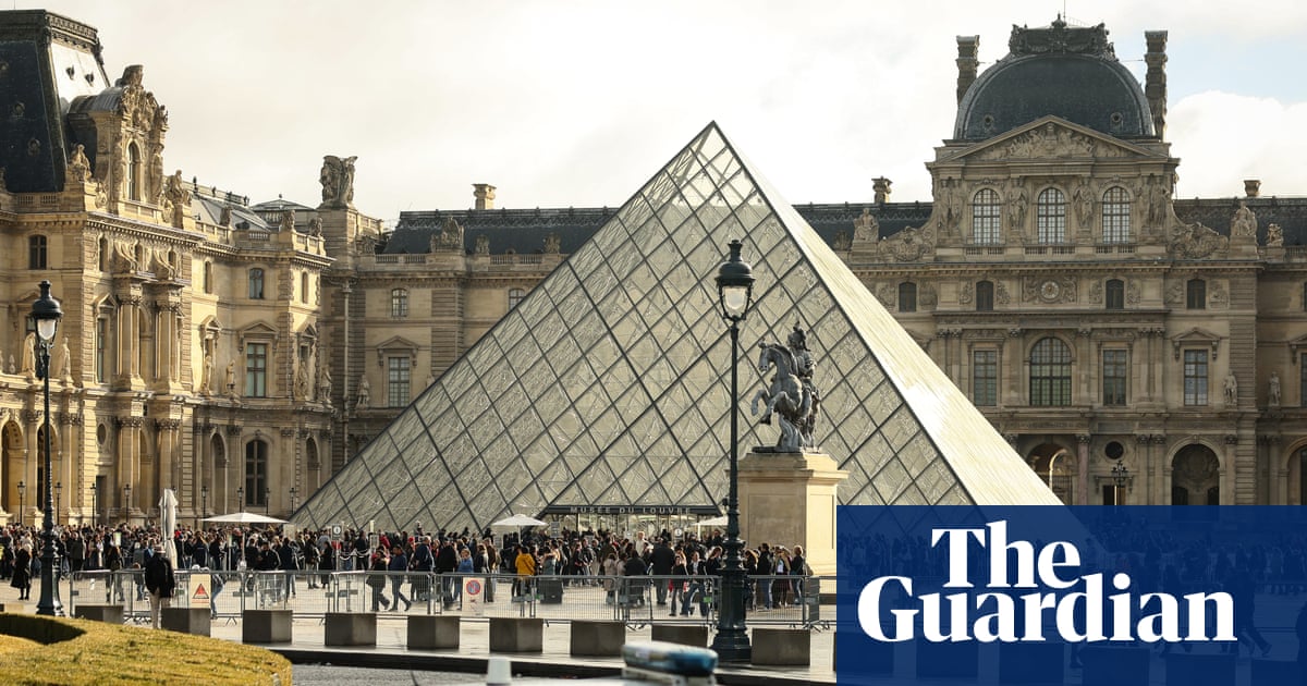 Four more people arrested in connection with Louvre heist