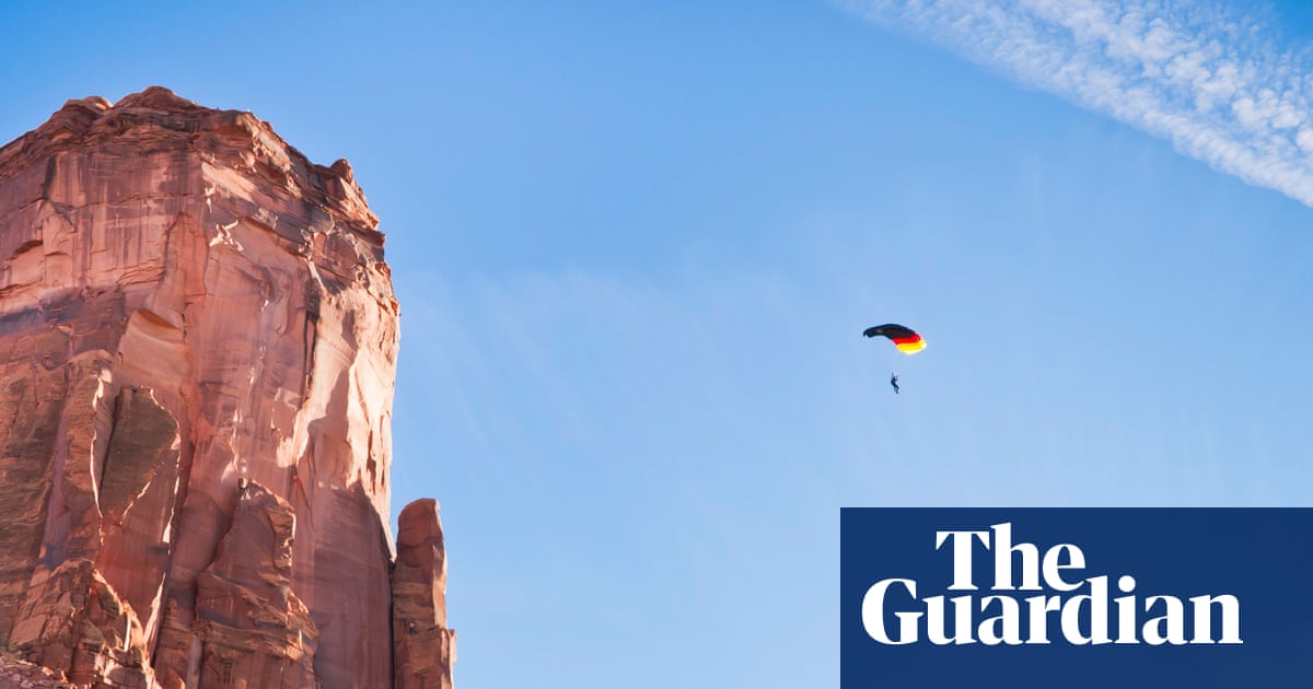 Base jumper dies in Utah after wingsuit fails in remote mountainous region