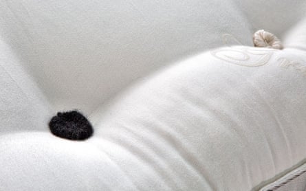 A black tuft on the Luxury 4000.