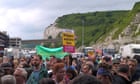 France refuses entry to UK aid convoy for Calais refugees