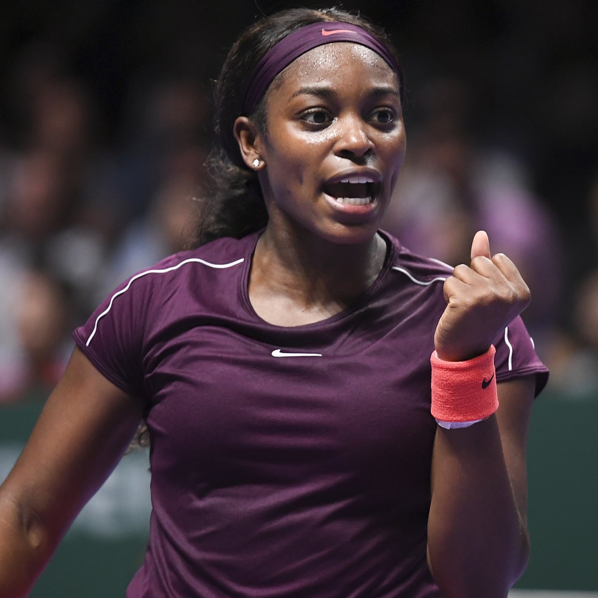 Wta Finals Sloane Stephens Beats Naomi Osaka In Battle Of Us Open Champions Wta Finals The Guardian
