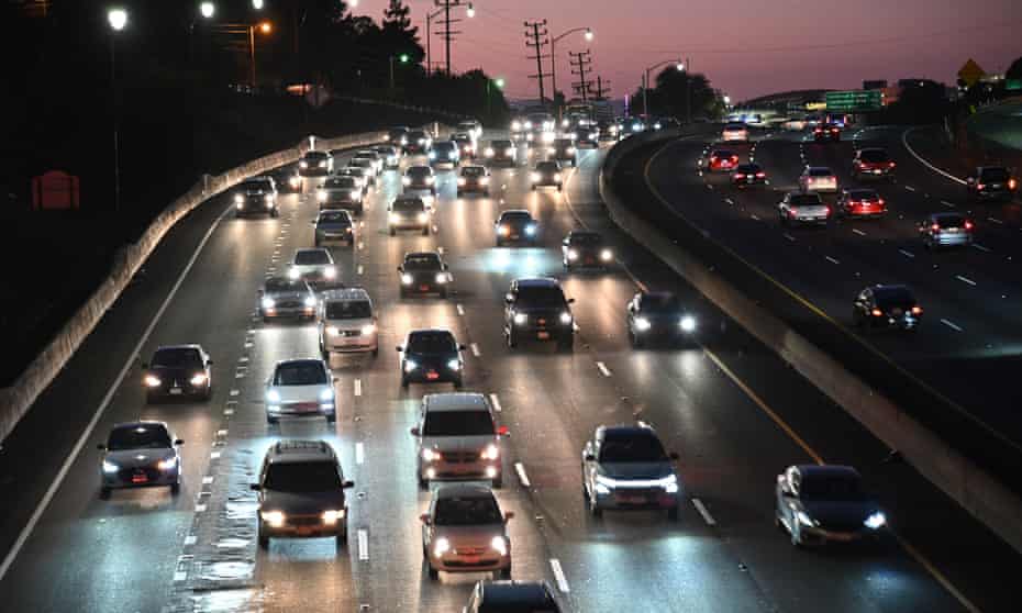 Cars on the 101 freeway in Los Angeles. ‘It’s dismaying that emissions came back even faster than the overall economy,’ said researcher Kate Larsen.