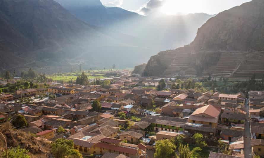 Planes would fly low over Ollantaytambo, causing damages to the Inca ruins.