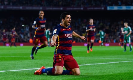 Luis Suárez celebrates completing his hat-trick for Barcelona against Eibar