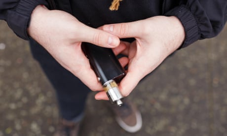 Man holding e-cigarette