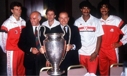 Silvio Berlusconi (centre) with Milan’s Marco van Basten, manager Arrigo Sacchi, Franco Baresi, Frank Rijkaard and Ruud Gullit in 1990 with the European Cup