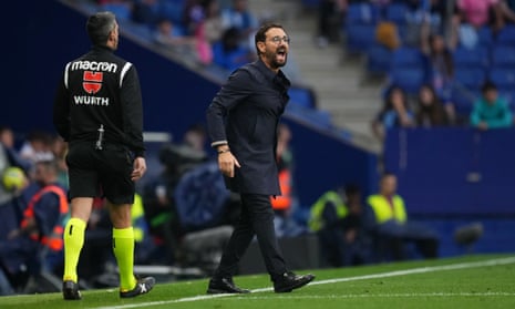 José&nbsp;Bordalás shouts instructions to his players during the 1-0 defeat to Espanyol in his first game back. 