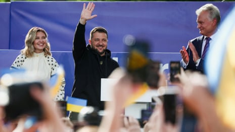Zelenskiy receives enthusiastic welcome in Vilnius amid concerns about Nato bid – video