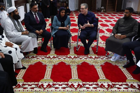 Jess Phillips has full confidence of PM, says minister, after grooming gang survivors say inquiry will fail if she stays 4 Keir Starmer and Shabana Mahmood in conversation with worshippers at Peacehaven Mosque near Brighton
