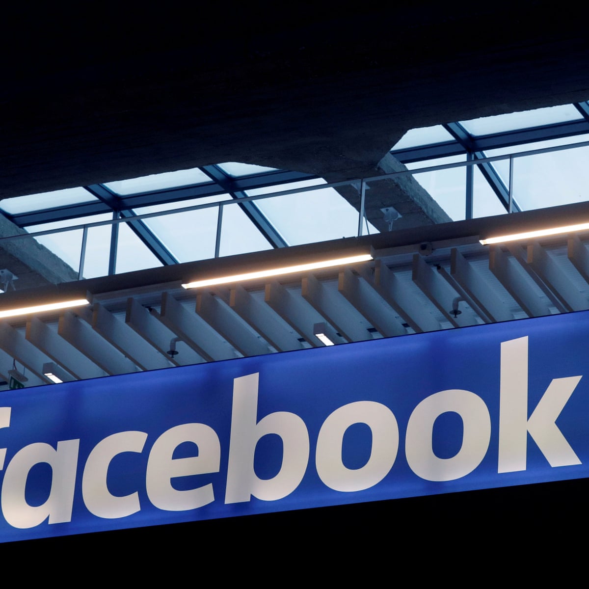 Facebook Admits It Poses Mental Health Risk But Says Using Site More Can Help Facebook The Guardian