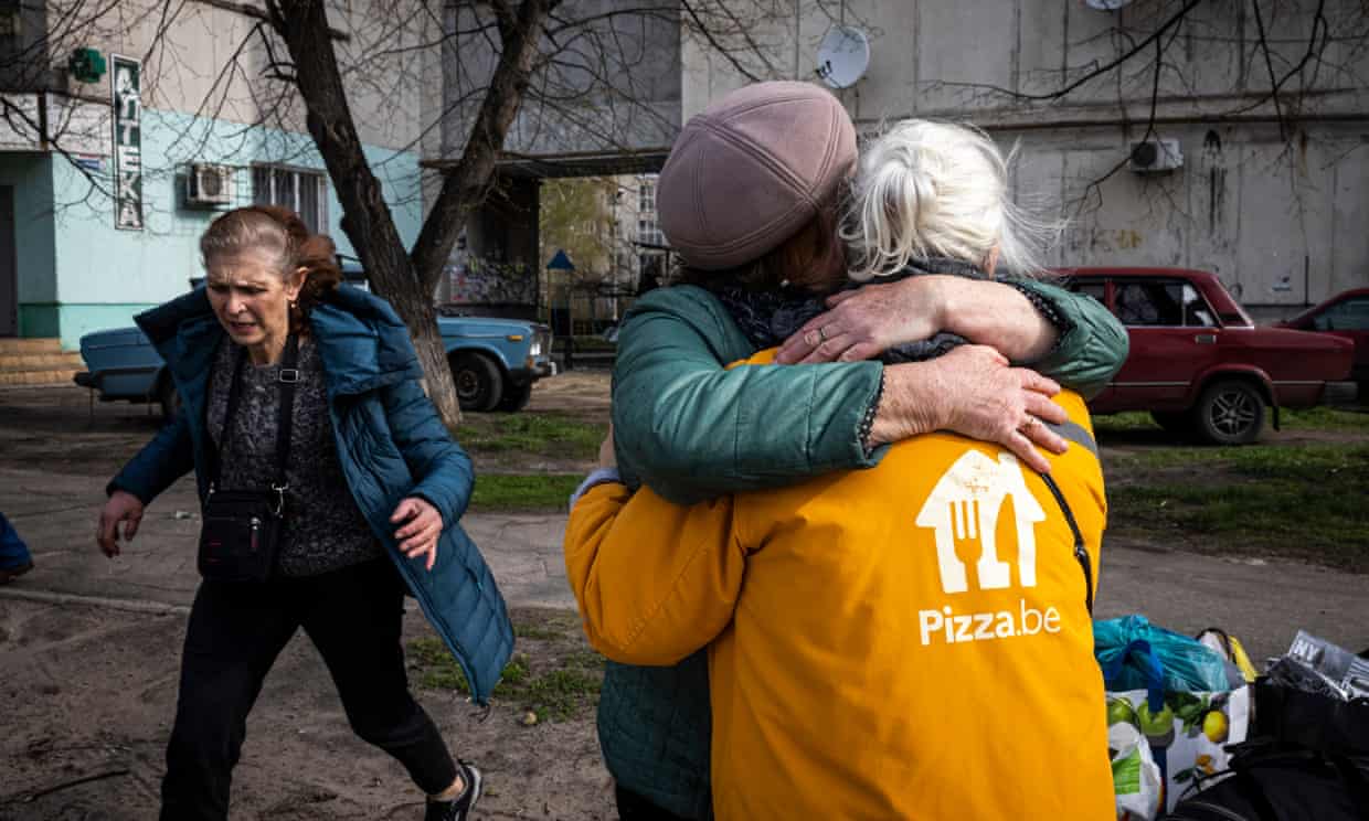 Russian forces capture first city in battle for Donbas (theguardian.com)