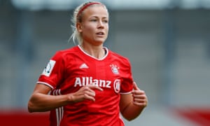 Michael Kallback rates Hanna Glas as the best right-back in the world after Lucy Bronze.