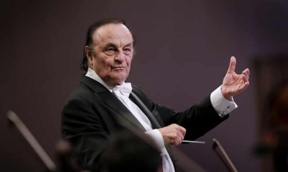 Charles Dutoit conducts the Royal Philharmonic