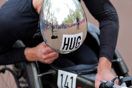 Marcel Hug crosses the line to win the Men's elite wheelchair race!