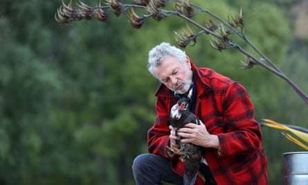 Sam Neill avec son canard Magda Szubanski