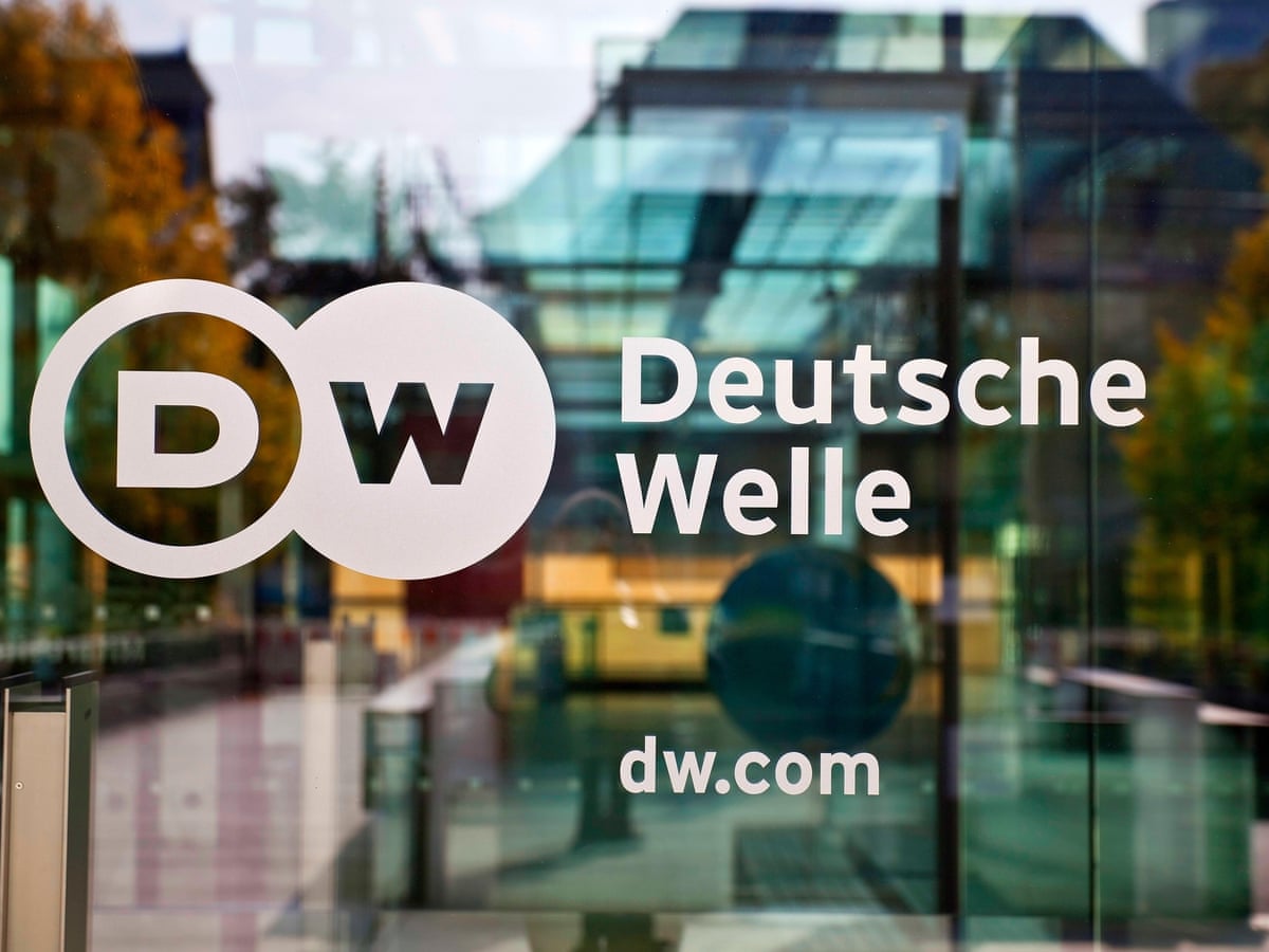 Дойче велле логотип. Deutsche Welle Телеканал. Корпункт Deutsche Welle. Deutsche Welle в России.