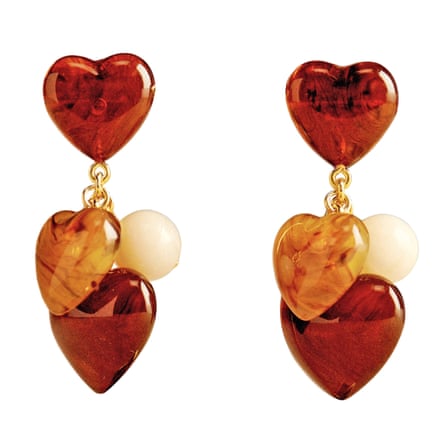 Earrings with clusters of hearts and a round white pearl