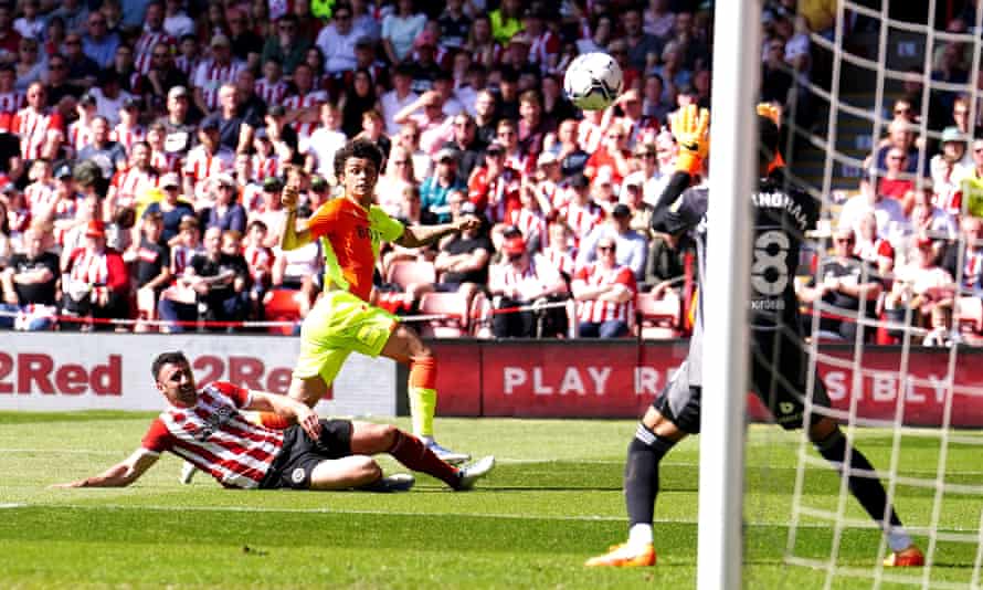 Nottingham Forest’s Brennan Johnson sees his shot saved by Sheffield United goalkeeper Wes Foderingham.