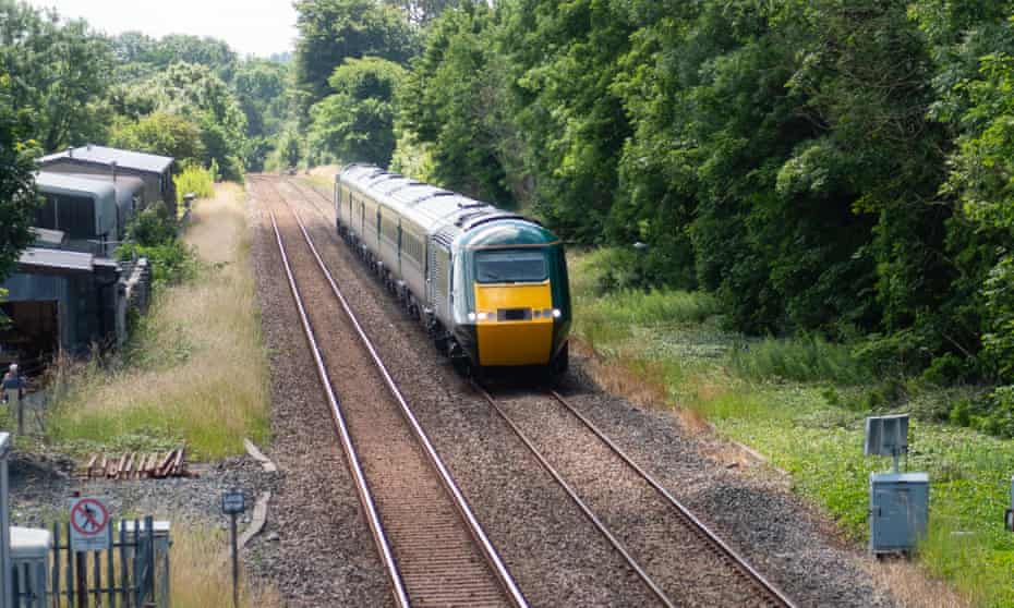 Railways can benefit from trees reducing flooding risk and stabilising slopes from landslides.