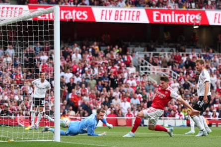 Viktor Gyökeres pokes home to open the scoring