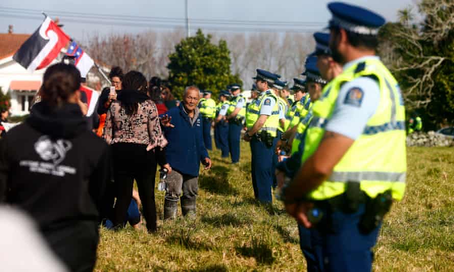 Police block land access to protesters at Ihumātao