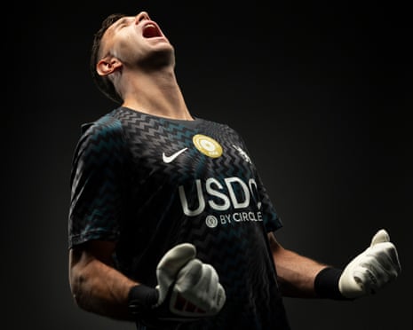 Emiliano Martínez is unveiled by Chelsea