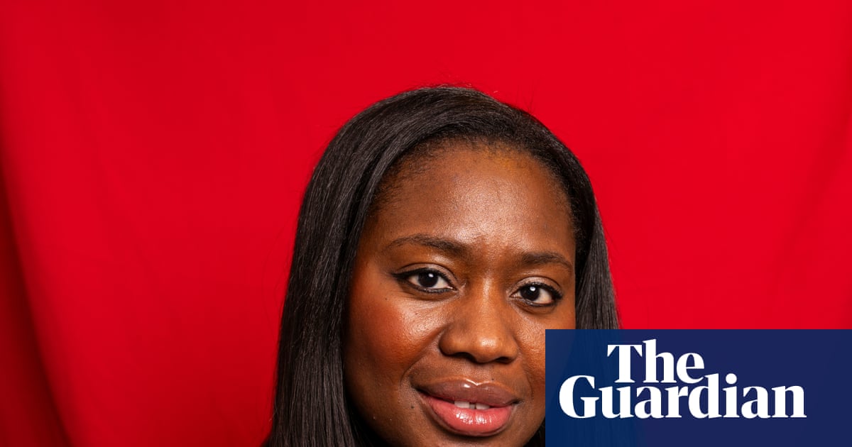 Minister resigns from Starmer government with call for PM to quit