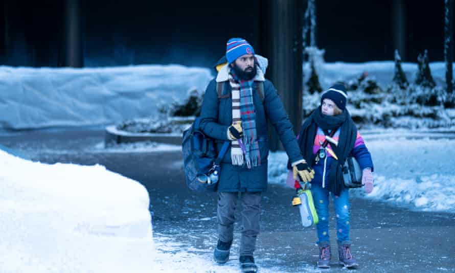 … avec Himesh Patel et Matilda Lawler.