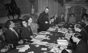 A delegation from th e Lot department plant a pillar in front of Notre Dame in Paris to symbolise the global community of cities.