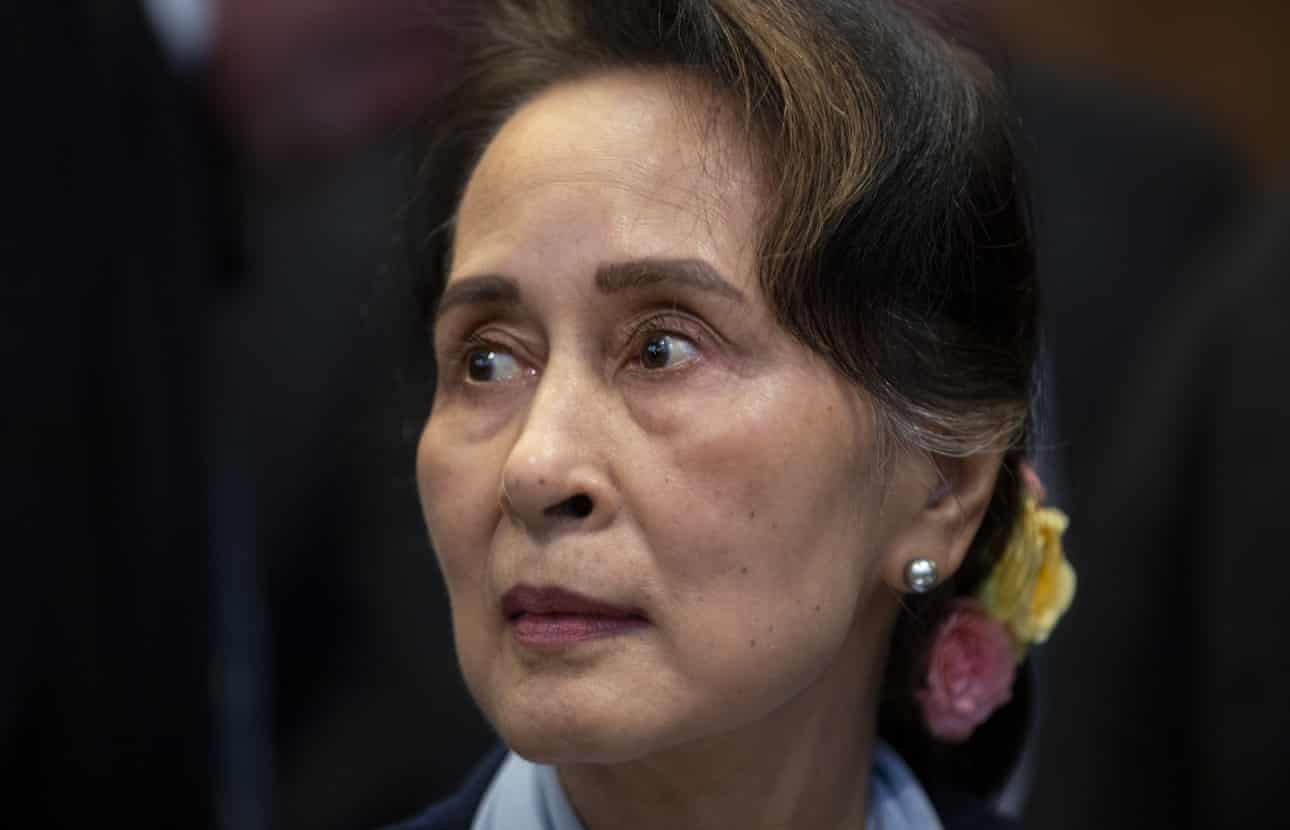 Aung San Suu Kyi, líder encarcelada anterior de Myanmar, trasladada a arresto domiciliario, dice la junta.
