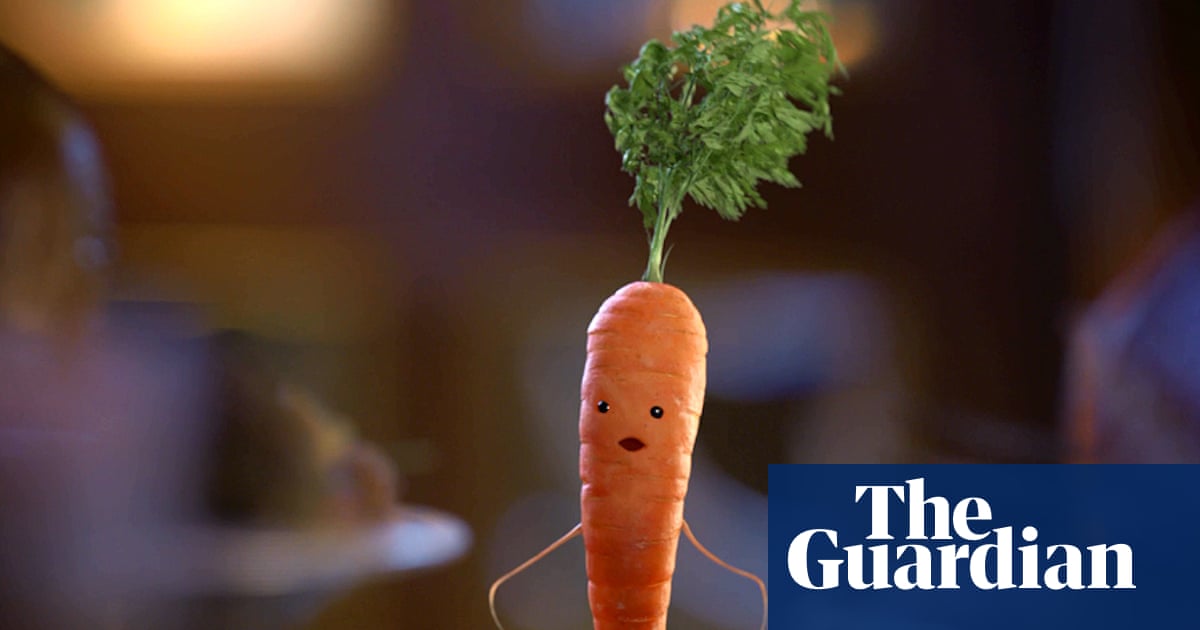 Kevin The Carrot Why Are Aldi Shoppers Going Wild For A Stuffed Root Vegetable Toys The Guardian Kevin The Carrot Christmas Advert 2021
