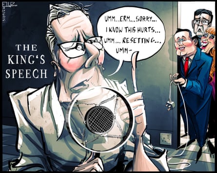 Keir Starmer’s main challengers unplug his microphone as he attempts to deliver his speech