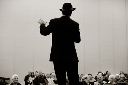 Crowds surrender when a man stands before them as Frank Sinatra.