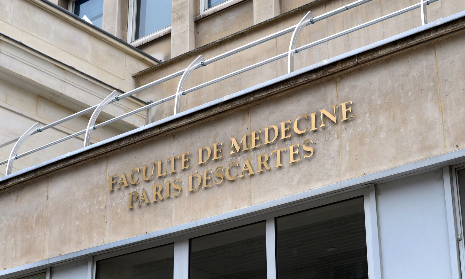 L’attribut alt de cette image est vide, son nom de fichier est 4000.jpg.