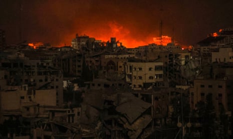 Israeli attacks on Gaza continue on the 24th day<br>GAZA CITY, GAZA - OCTOBER 30: Flames and smoke rise in Tel al-Hawa neighborhood as Israeli attacks continue on the 24th day in Gaza City, Gaza on October 30, 2023. (Photo by Ali Jadallah/Anadolu via Getty Images)