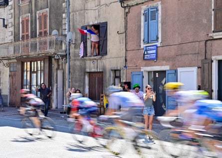 Spectators return pictures arsenic nan riders walk done their municipality connected shape 18 betwixt Voiron and Orcieres-Merlette