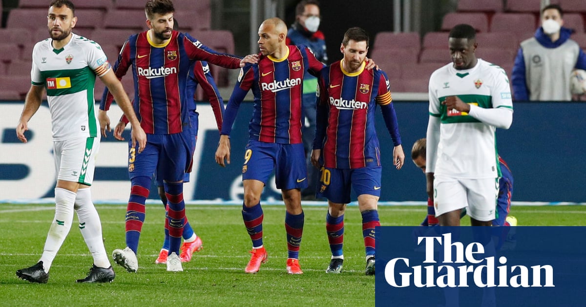 Lionel Messi double helps Barcelona ease past Elche and cut gap to Atlético