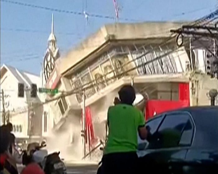 Powerful earthquake strikes southern Philippines – video
