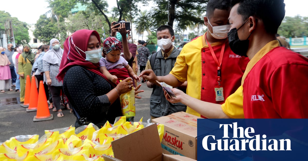 ‘How many more months should we suffer?": Indonesians struggle with pricey cooking oil