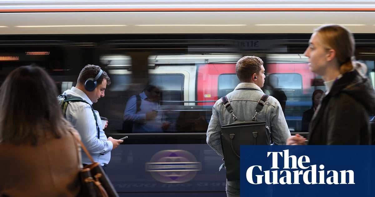 Transport for London launches campaign targeting headphone dodgers'
