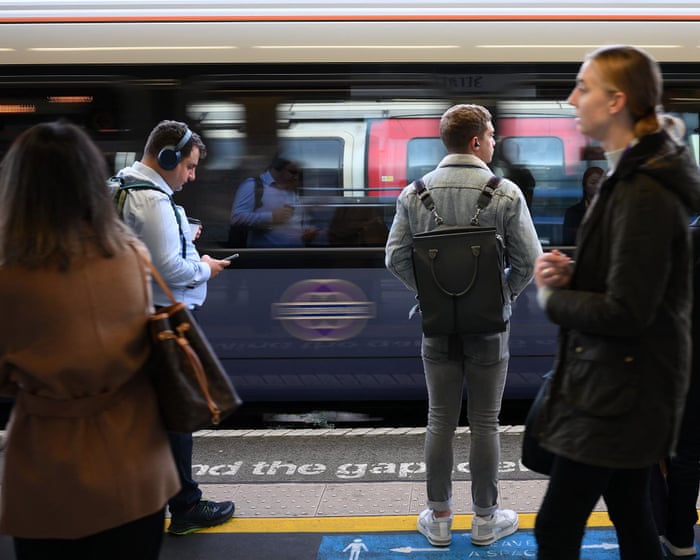 Transport for London launches campaign targeting ‘headphone dodgers’