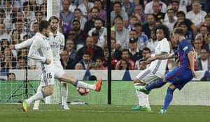 Rakitic hits a screamer to score Barcelona’s second.