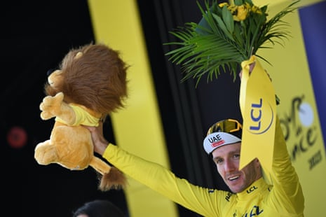 Adam Yates (UAE Team Emirates) leads the General Classification by six seconds from his team leader, the two-times Tour winner, Tadej Pogacar.