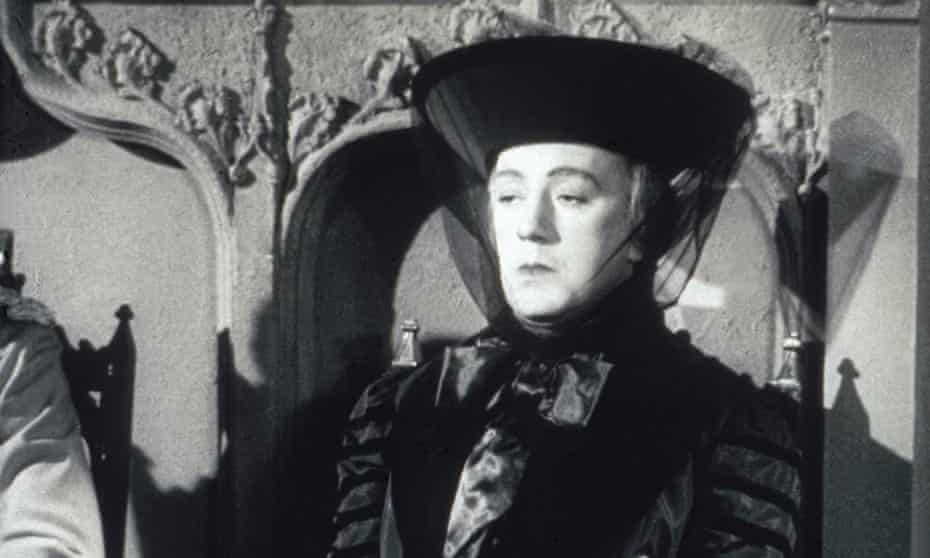 Alec Guinness as Lady Agatha D’Ascoyne in Kind Hearts and Coronets.