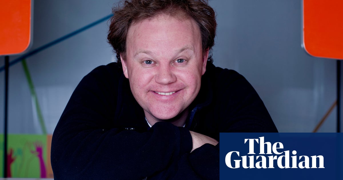 Justin Fletcher on how Rik Mayall inspired Mr Tumble – and why giraffes are the best animals