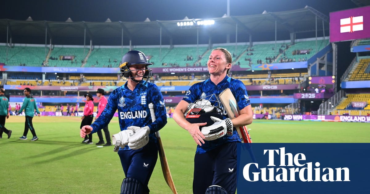 Knight rescues England as Bangladesh seethe after three reviews go her way
