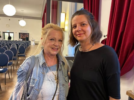 Local voters Ruth Schulze and Maria Karius.