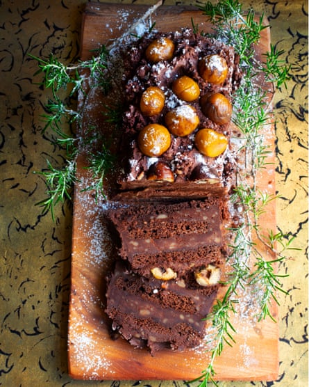 “Offer this in thin slices”: chestnut and chocolate cake.