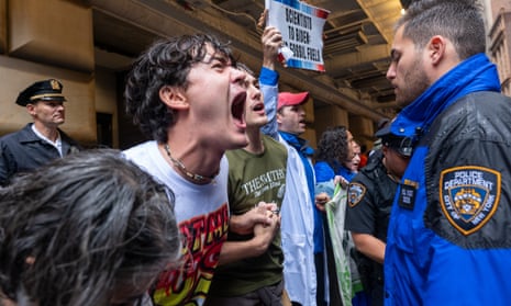 Zelenskiy Calls For Russia To Lose Un Veto Power; Un Chief Says ‘Humanity Has Opened Gates Of Hell’ On Climate 7 People involved in climate activism hold a demonstration in the Financial District of Manhattan to demand an end to fossil fuel funding by Wall Street and the American government in New York City.